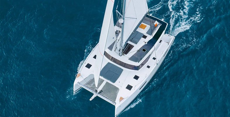 Espaces de vie à bord du catamaran Aumoananui